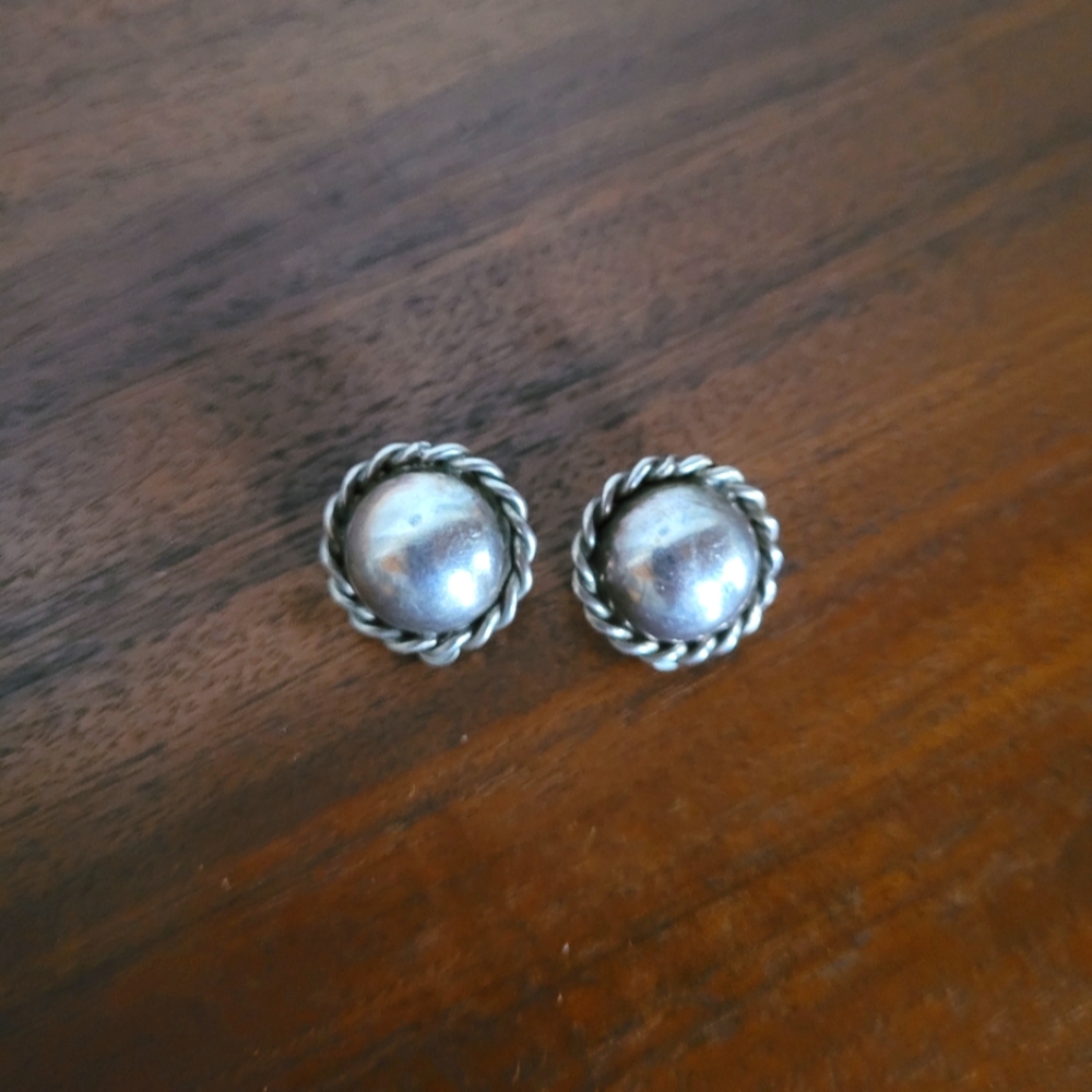 Mexican/Southwestern Sterling Silver Clasp-on Earrings